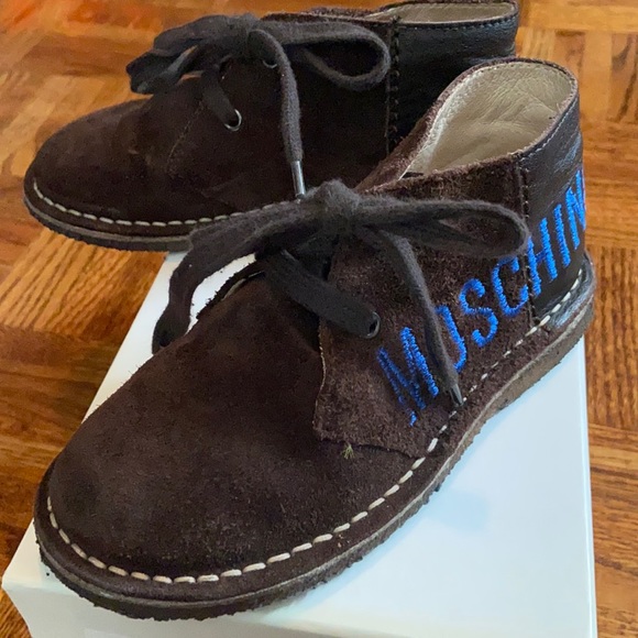 Kids desert boots.  Lightly worn condition - Picture 1 of 3